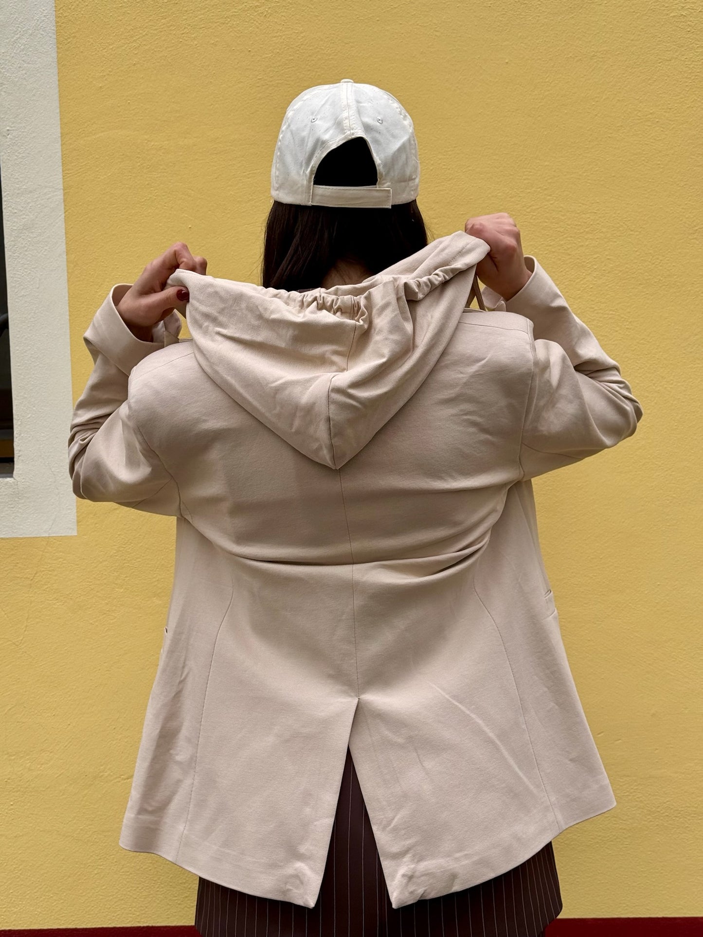 GIACCA CON CAPPUCCIO E APPLICAZIONI
