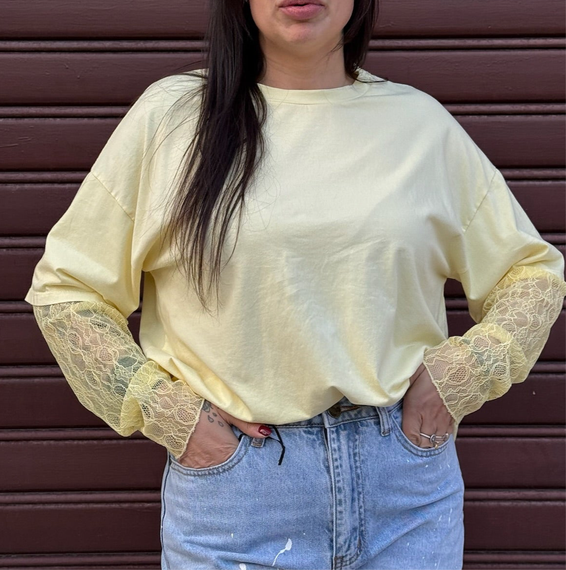 T-SHIRT CON MANICA IN PIZZO