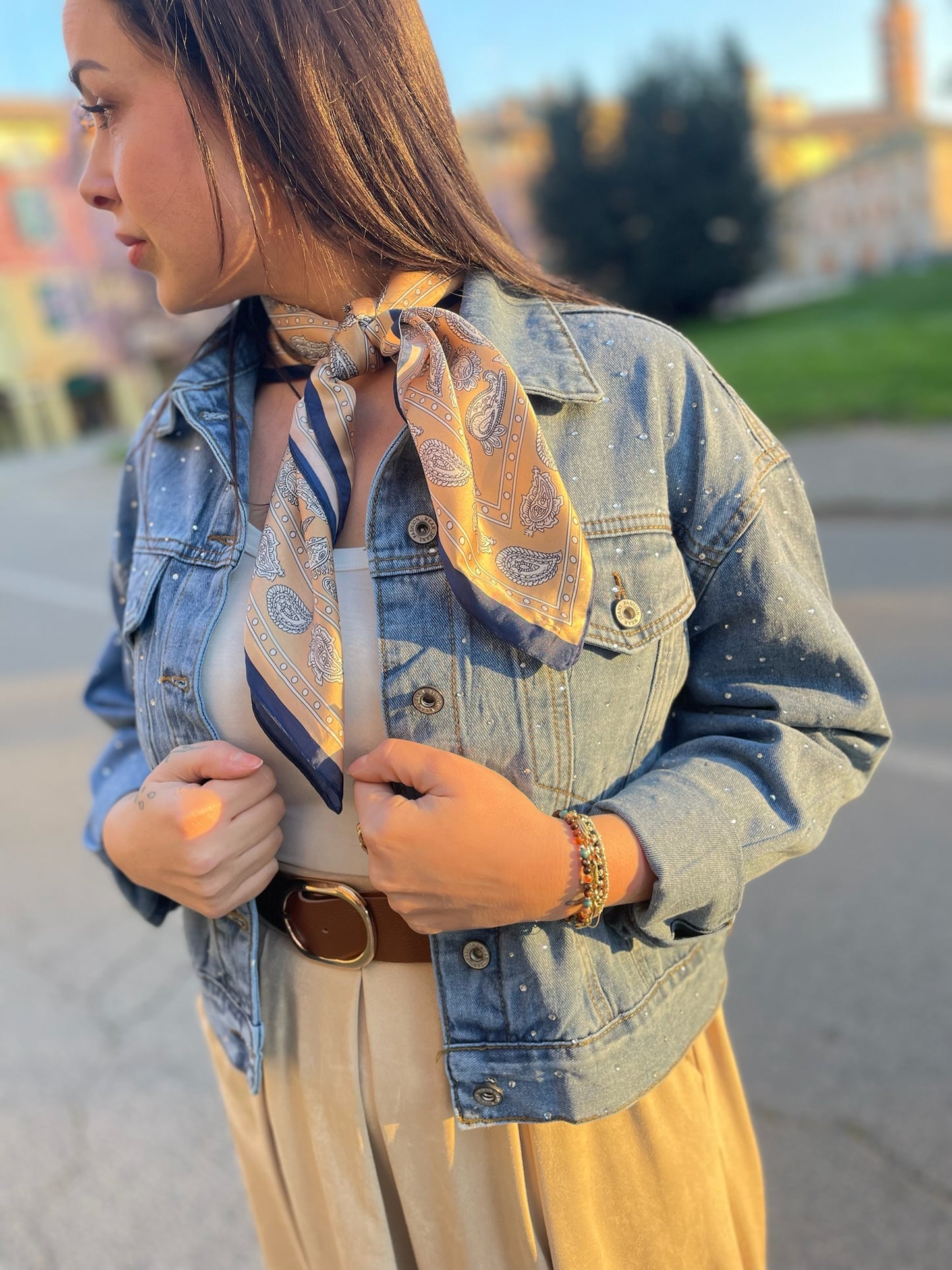 GIUBBINO DI JEANS CON STRASS