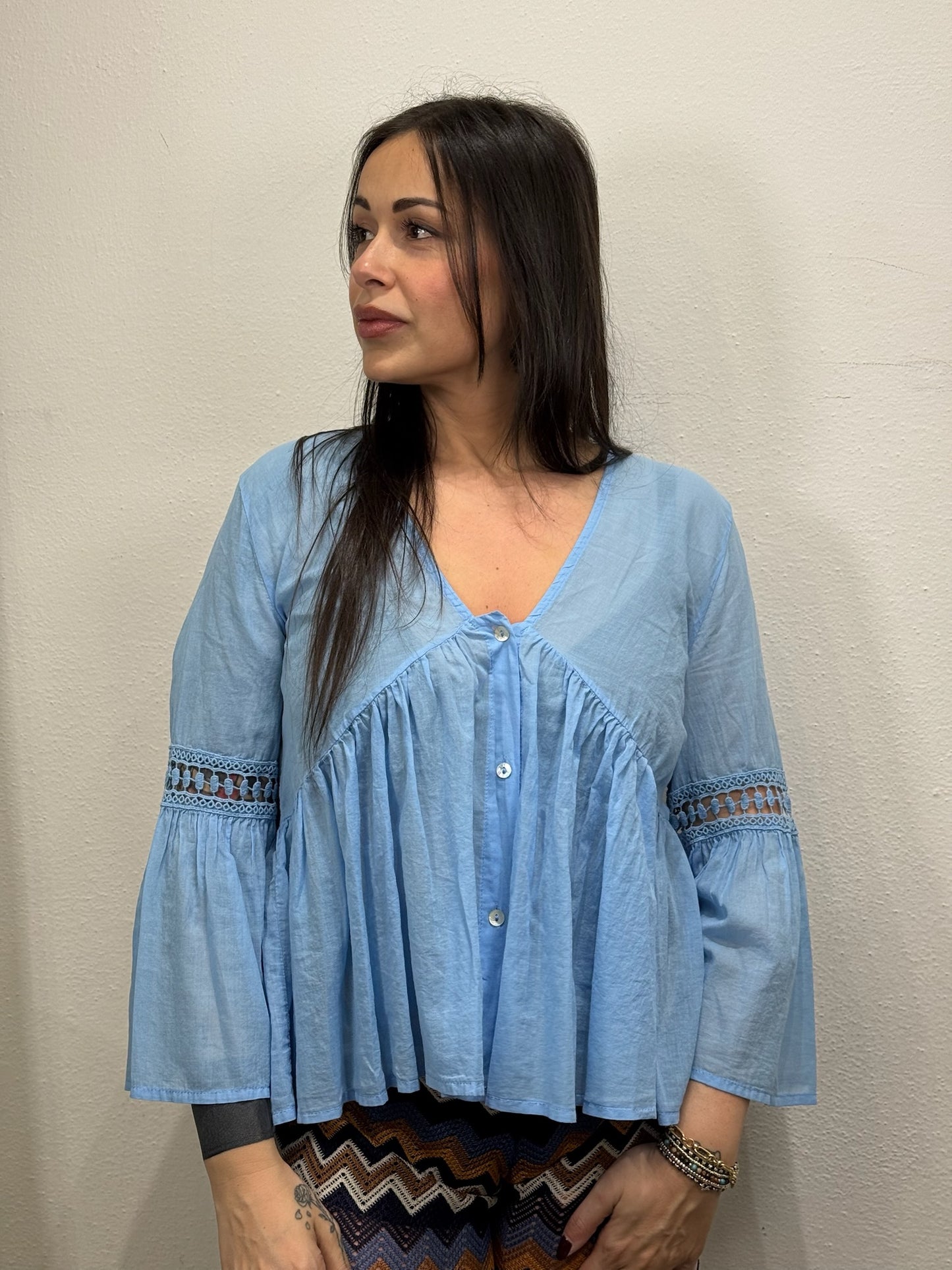CAMICIA SCOLLO V IN MUSSOLA