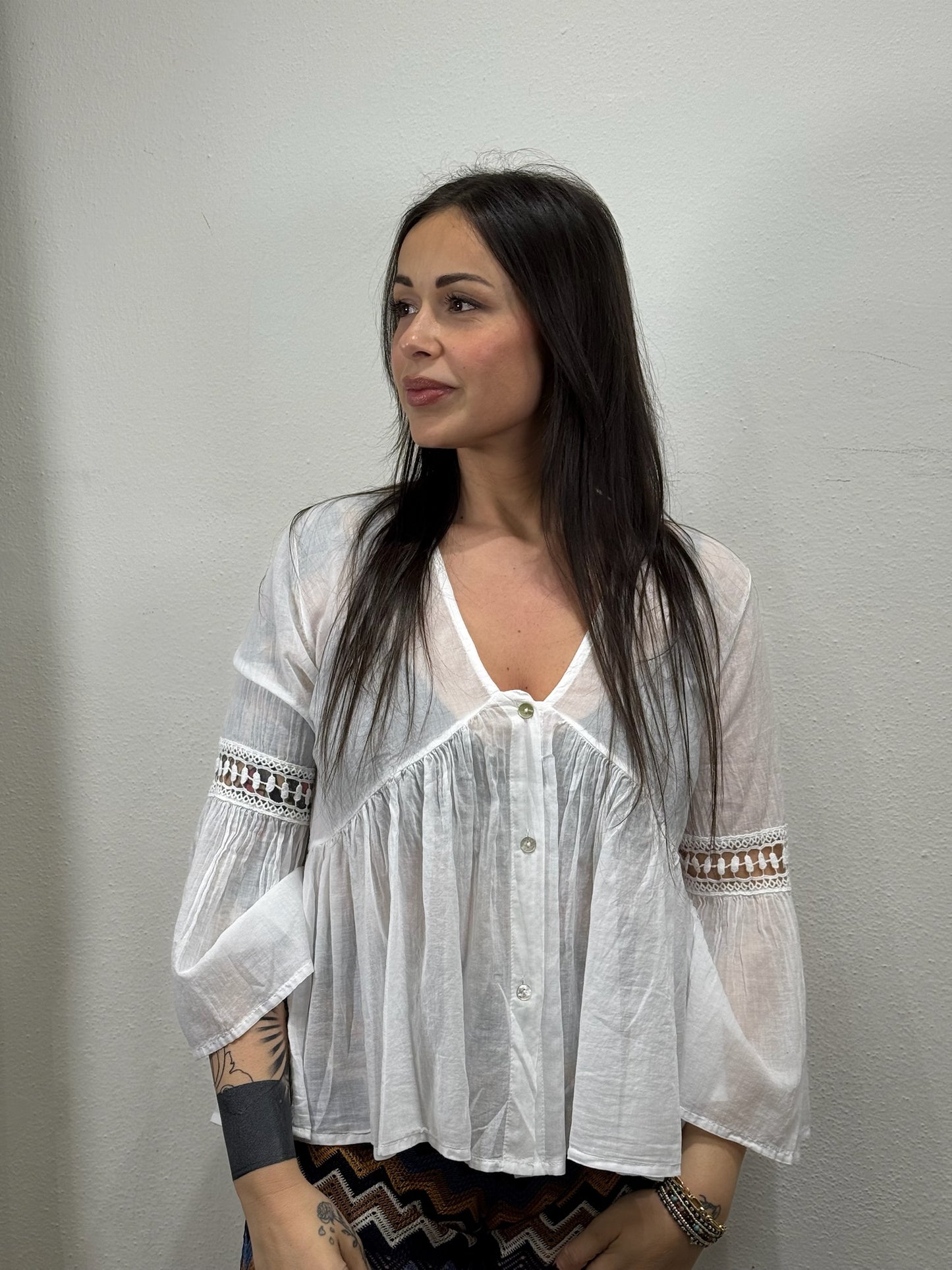 CAMICIA SCOLLO V IN MUSSOLA