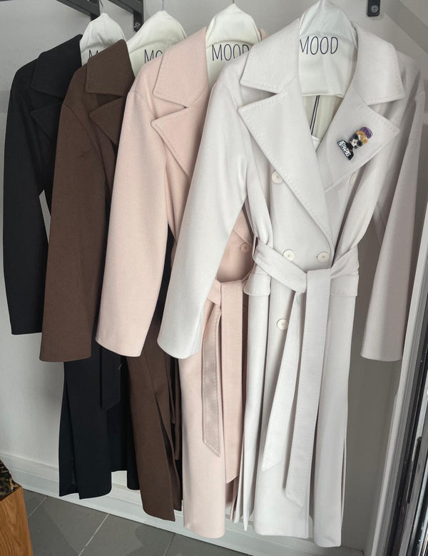 CAPPOTTO LUNGO CON CINTURA + SPILLA