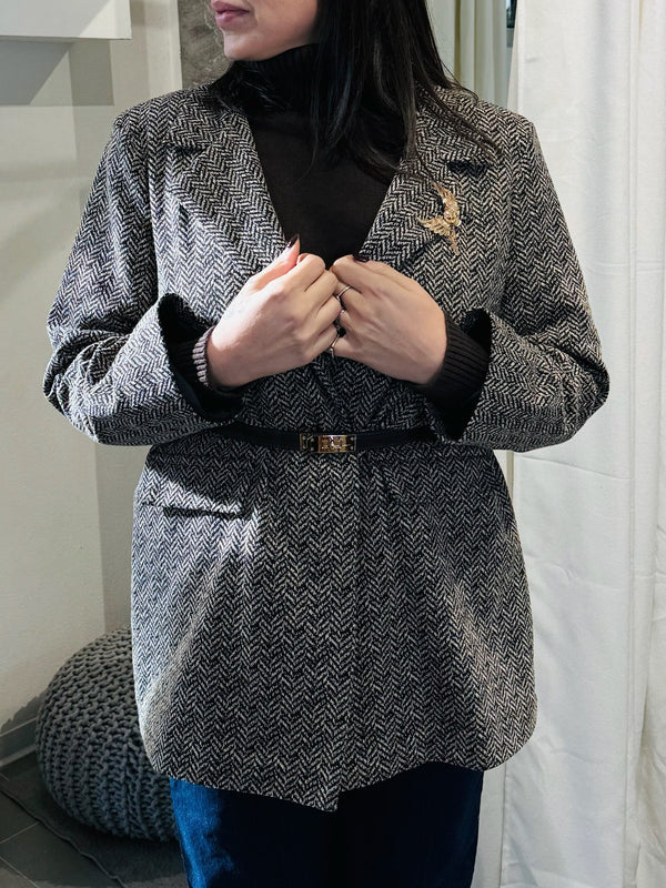 GIACCA BLAZER SPINATA CON CINTURA +SPILLA