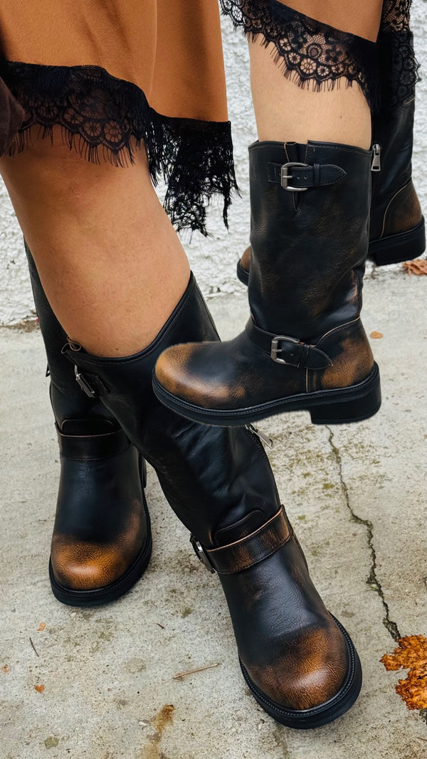 STIVALETTO ANFIBIO CON CINTURINI