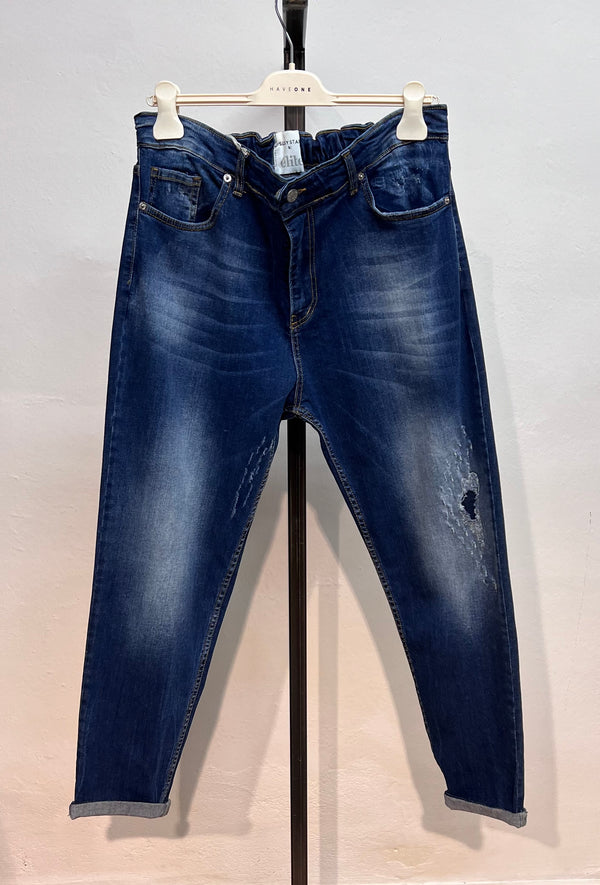 JEANS CON ROTTURE CURVY