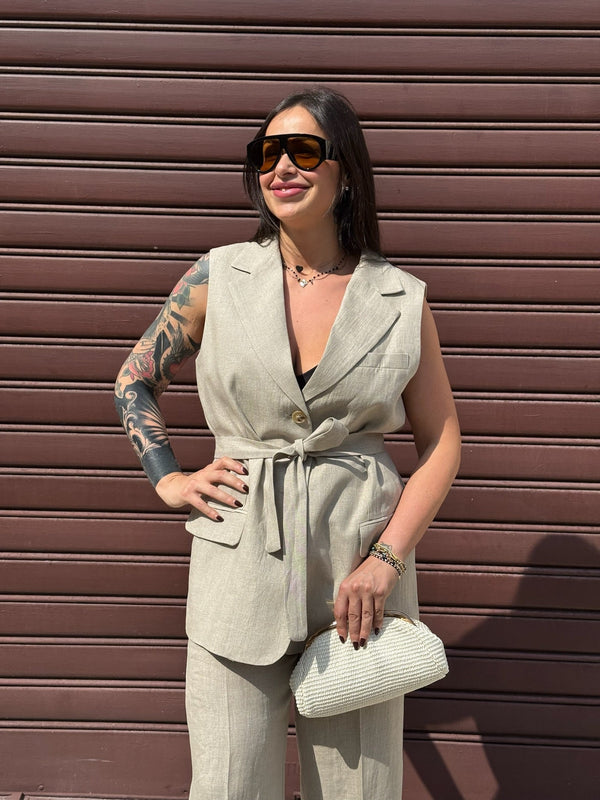 GILET CON CINTURA  PURO LINO