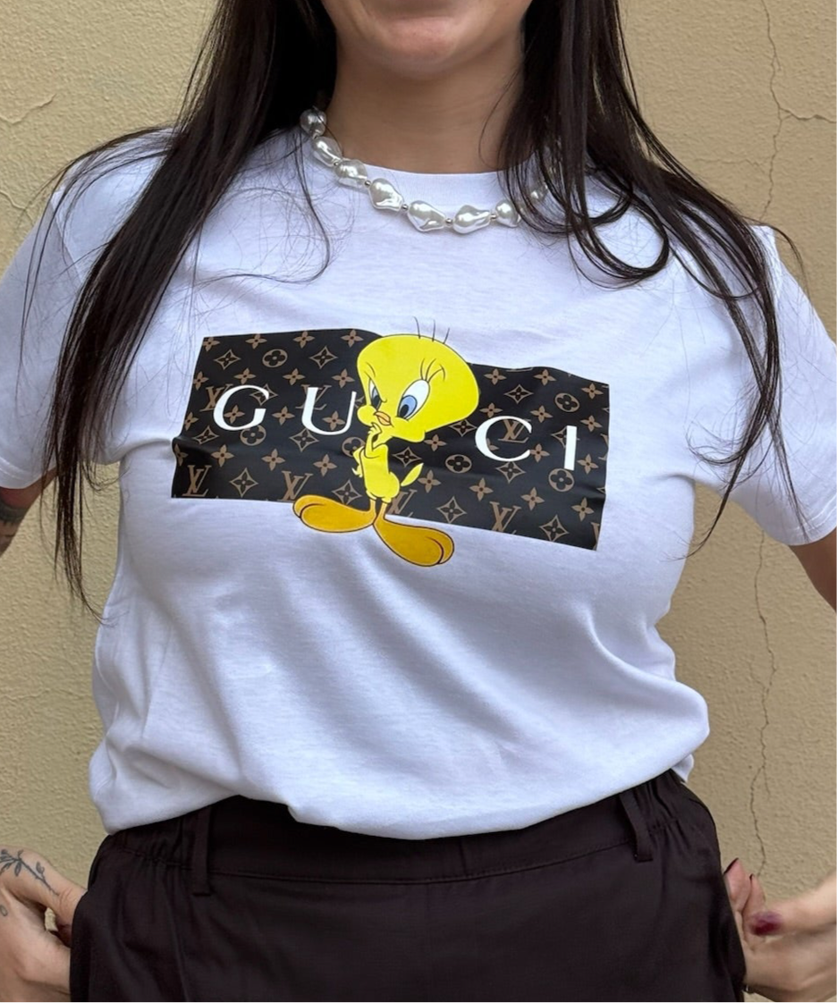 T-SHIRT OVER TITTY