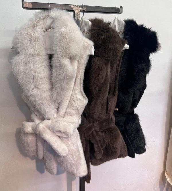 GILET IN ECOPELLICCIA + CINTURA