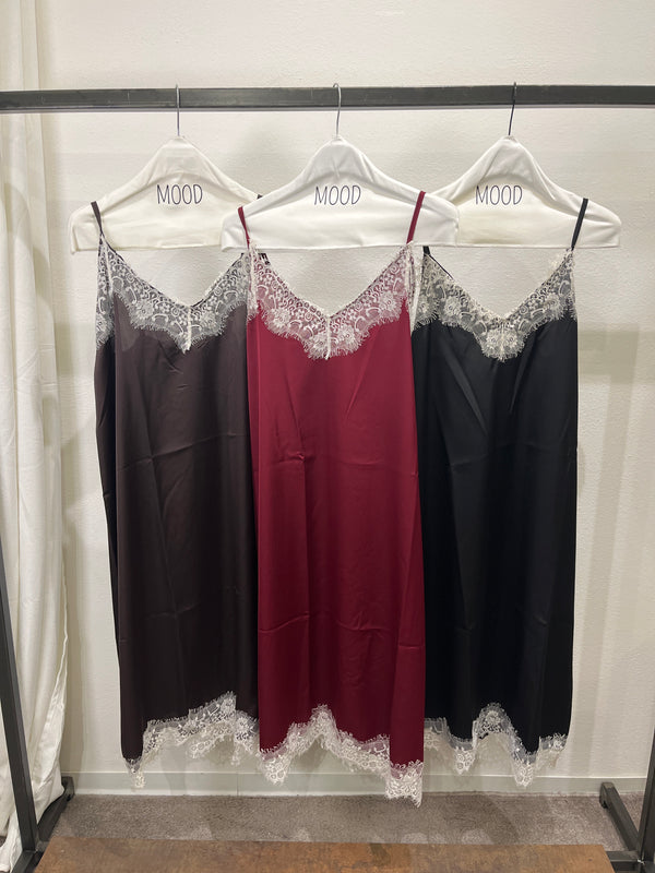 ABITO RASO SOTTOVESTE C/PIZZO