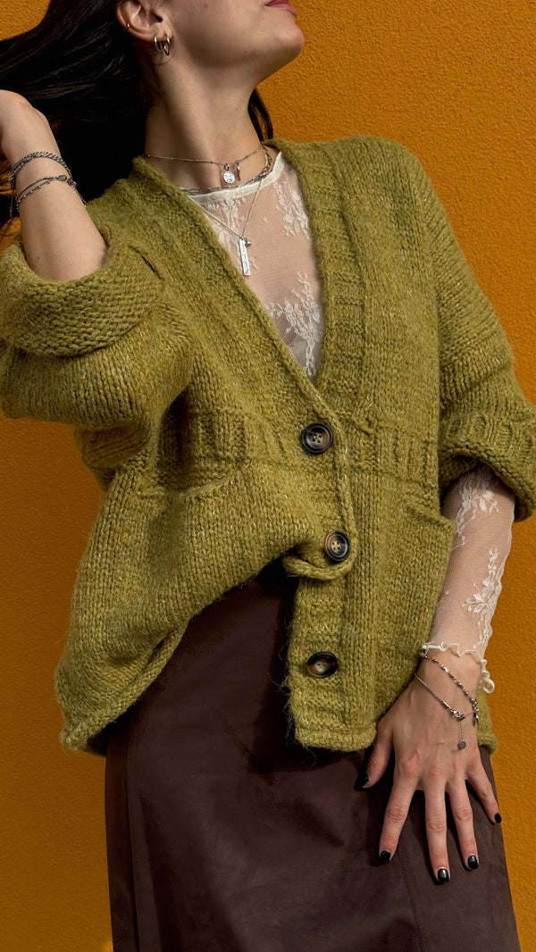 CARDIGAN CON TASCHE E BOTTONI