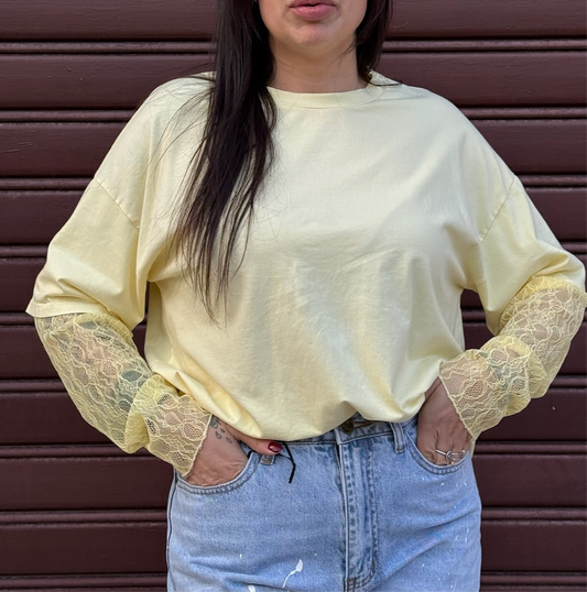 T-SHIRT CON MANICA IN PIZZO