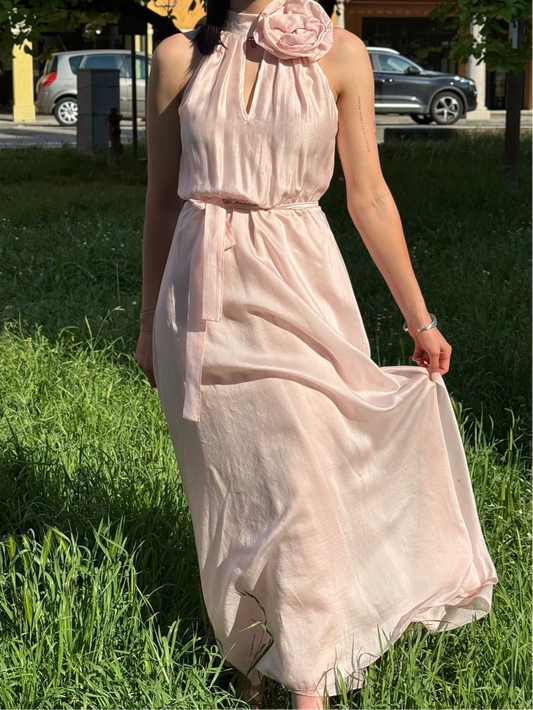ABITO CON FIORE E CINTURA
