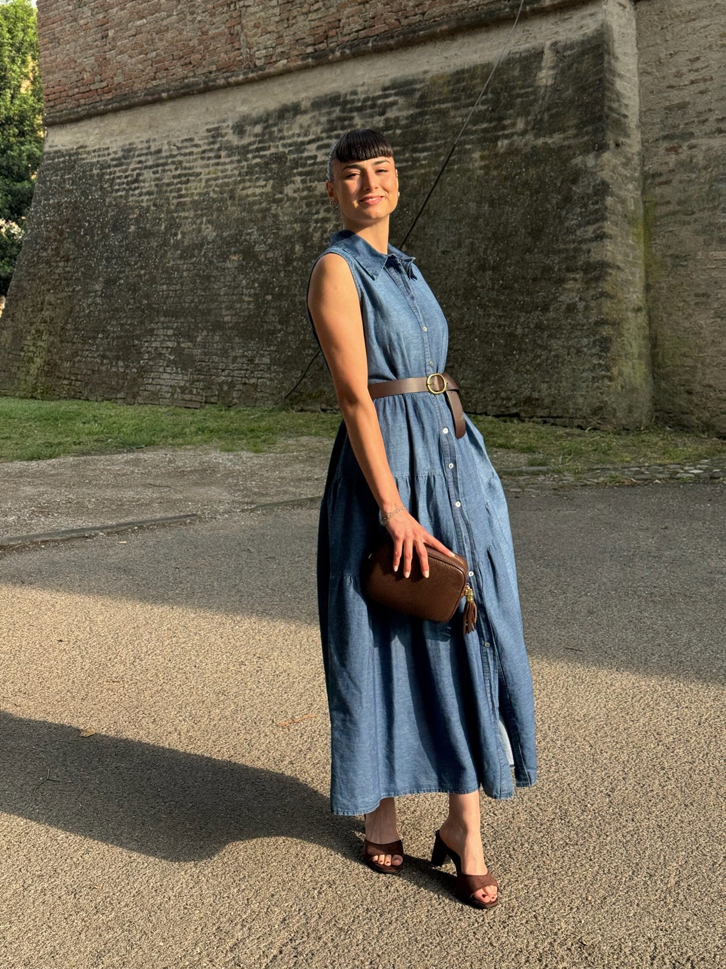 ABITO CHAMBRAY SMANICATO CON CINTURA