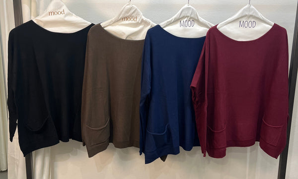 MAGLIA SCATOLA CON TASCHE