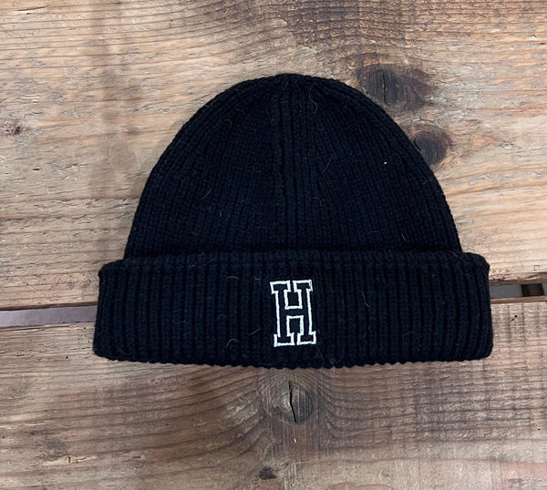 CAPPELLO RISVOLTO A COSTINE CON PATCH